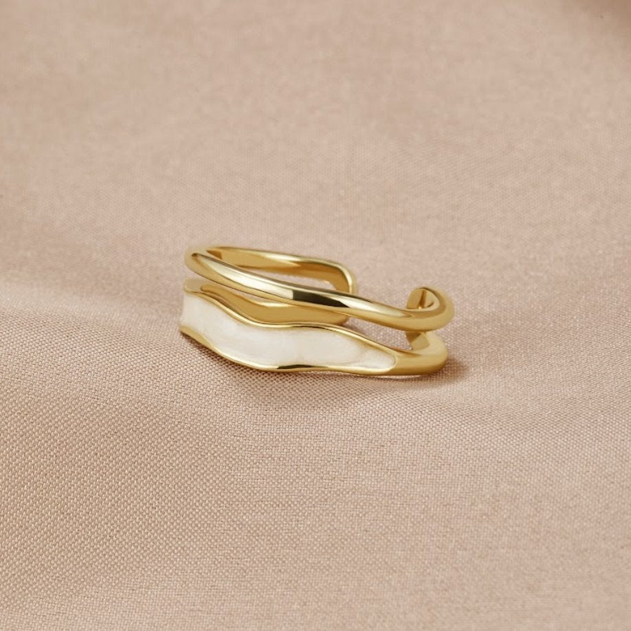 Sophie™ | Bague chic à vagues dorées