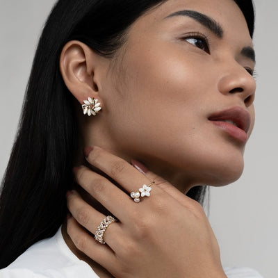 Fleur™ | Boucles d'oreilles chic en zircone
