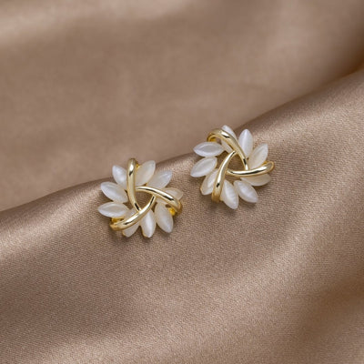 Fleur™ | Boucles d'oreilles chic en zircone
